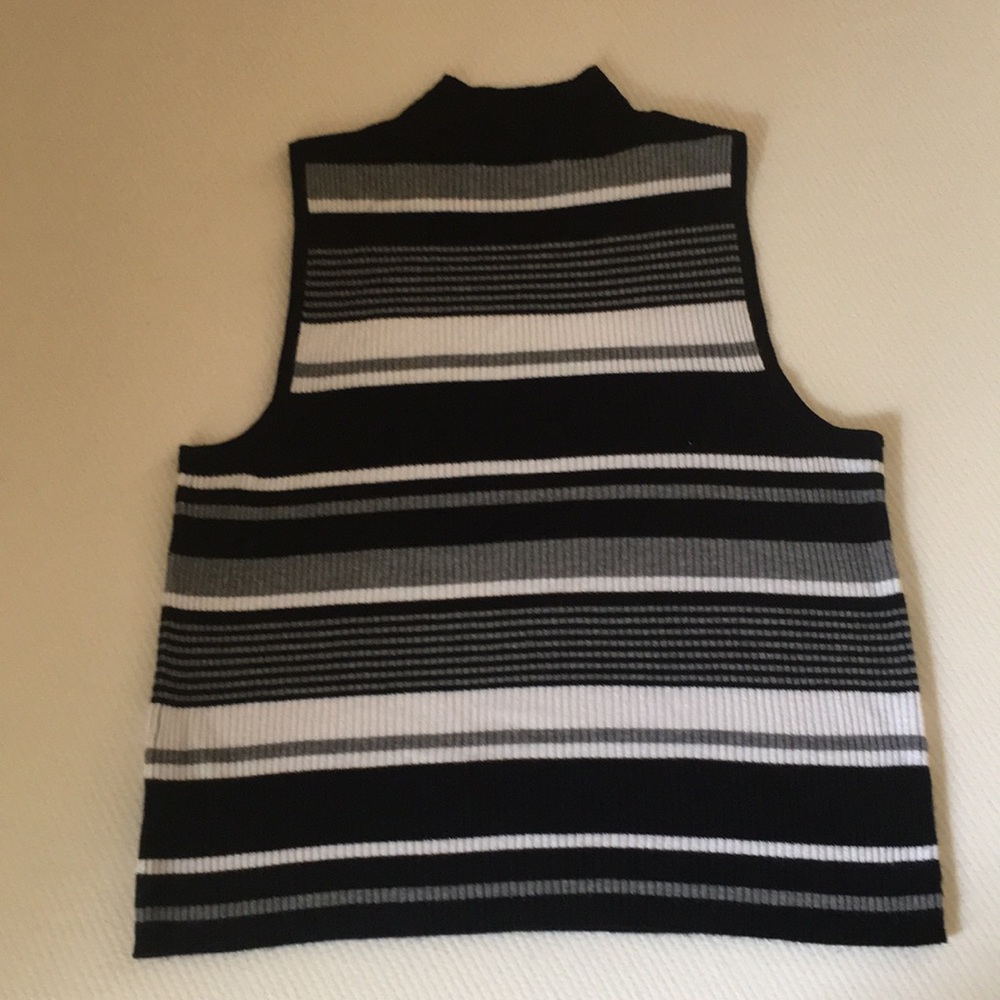 Striped Mockneck Top - Picture 4 of 5
